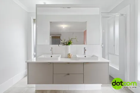 Property photo of 5 Dray Close Wadalba NSW 2259