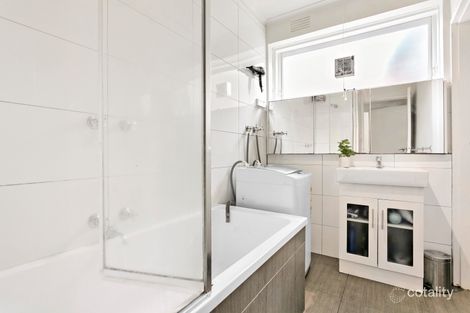 Property photo of 2/122-124 Mimosa Road Carnegie VIC 3163