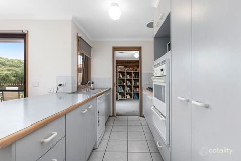 Property photo of 12 Lance Close Aspendale Gardens VIC 3195