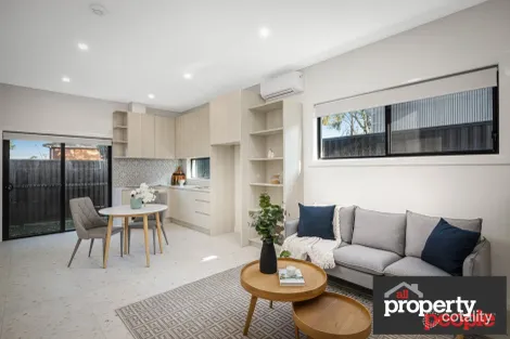 Property photo of 25 Templeton Crescent Moorebank NSW 2170