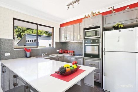 Property photo of 2/8 Mosbri Crescent The Hill NSW 2300