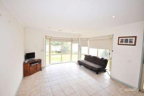 Property photo of 4 Maple Place Craigieburn VIC 3064