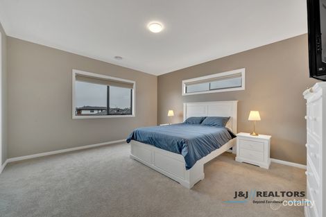 Property photo of 15 Moroak Crescent Clyde North VIC 3978
