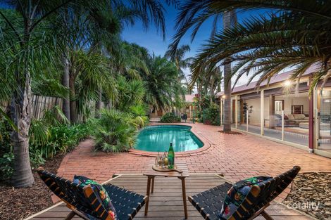 13 Nillumbik Sq, Diamond Creek, VIC 3089