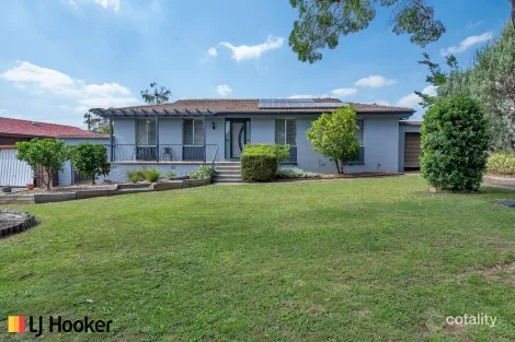 72 Armstrong Cres, Holt, ACT 2615