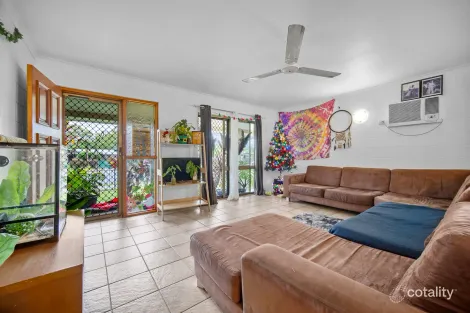 Property photo of 33 Mestrez Street Mooroobool QLD 4870