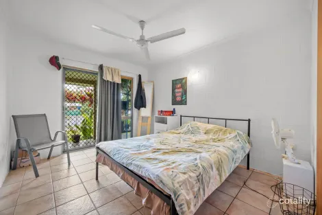 Property photo of 33 Mestrez Street Mooroobool QLD 4870