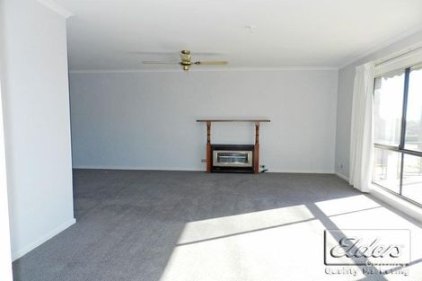 Property photo of 24 William Drive Kangaroo Flat VIC 3555