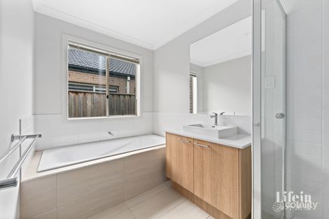 Property photo of 99 Bondi Parade Point Cook VIC 3030
