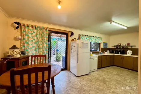 Property photo of 28 Barraclough Crescent Moranbah QLD 4744