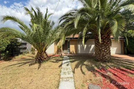 4 Bronsdon Ct, Mill Park, VIC 3082