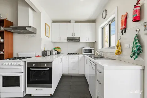 Property photo of 1 Hillcrest Avenue Brighton VIC 3186