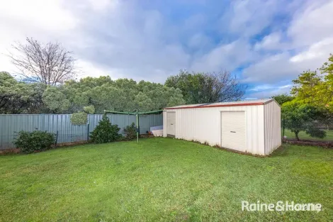 Property photo of 20 Carinya Drive Gisborne VIC 3437