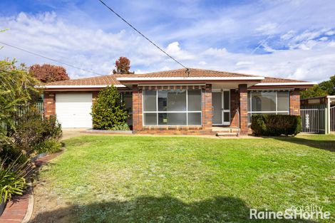 10 Azalea Pl, Lake Albert, NSW 2650
