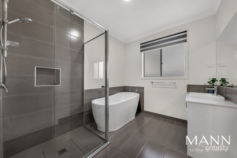 Property photo of 87 Errol Boulevard Mickleham VIC 3064