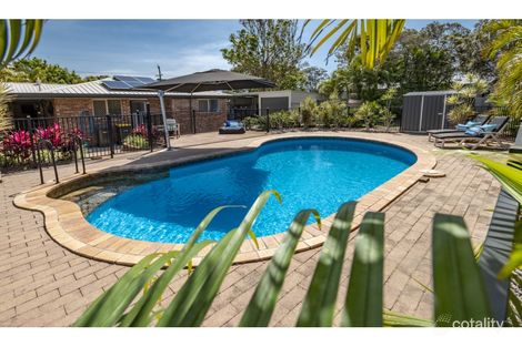 52-54 Garden Dr, Urangan, QLD 4655