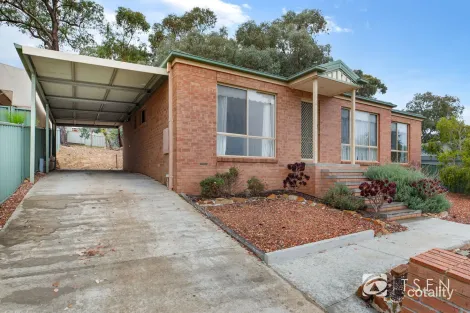 Property photo of 16 Davey Close Flora Hill VIC 3550