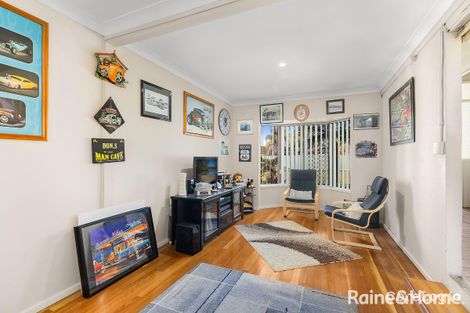 Property photo of 16 Chetwynd Avenue Berkeley Vale NSW 2261