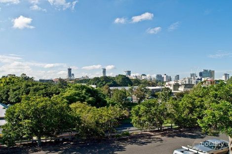 8 Lower Clifton Tce, Red Hill, QLD 4059