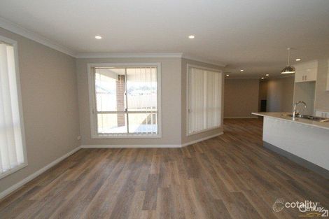 Property photo of 8 Clem McFawn Place Orange NSW 2800