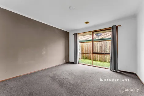 Property photo of 72 Lawless Drive Cranbourne North VIC 3977
