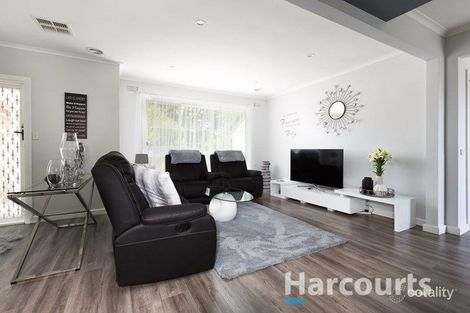 Property photo of 39 Kanooka Grove Doveton VIC 3177