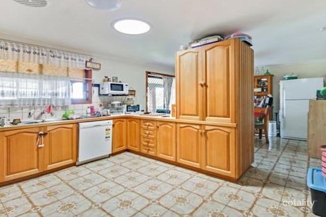 Property photo of 5 Gymea Crescent Mannering Park NSW 2259