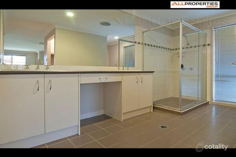 Property photo of 19 Piccadilly Place Forest Lake QLD 4078