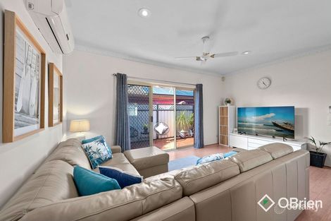 Property photo of 9 Poppy Place Carrum Downs VIC 3201
