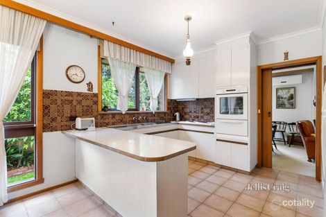 Property photo of 5 Leamington Crescent Glen Waverley VIC 3150