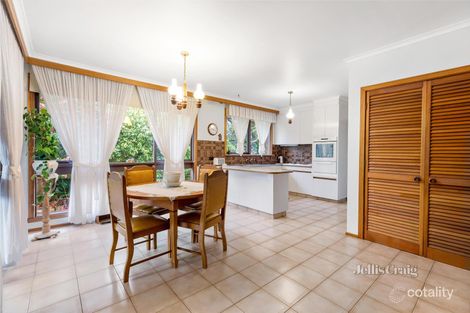 Property photo of 5 Leamington Crescent Glen Waverley VIC 3150