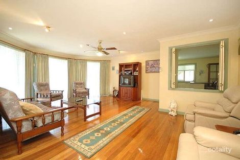Property photo of 8 Cambridge Crescent Forest Lake QLD 4078