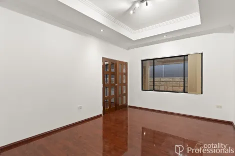 Property photo of 4 Elmdon Link Landsdale WA 6065
