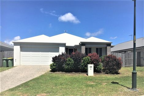 32 Newport Pde, Blacks Beach, QLD 4740
