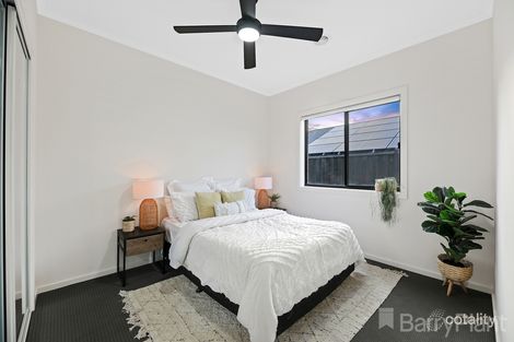 Property photo of 33 Cinnamon Street Drouin VIC 3818