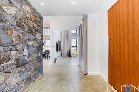 Property photo of 42 Jiparu Drive Murrumbateman NSW 2582