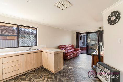 Property photo of 2 McNairn Cross Leda WA 6170