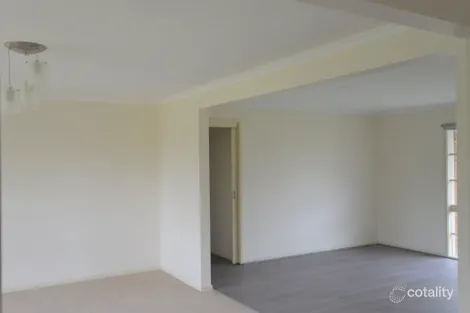 Property photo of 1 Kestrel Court Carrum Downs VIC 3201