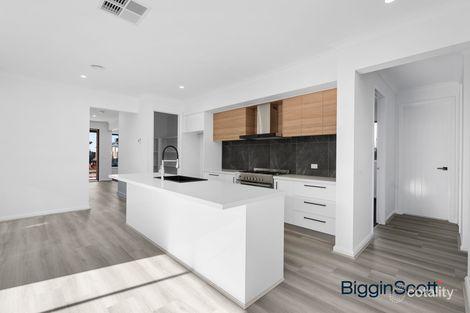 Property photo of 13 Yellowstone Road Tarneit VIC 3029