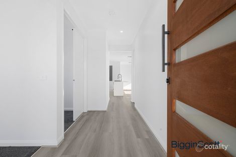 Property photo of 13 Yellowstone Road Tarneit VIC 3029