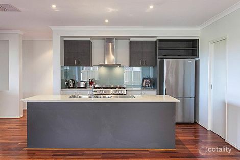 Property photo of 17 Carisbrook Circuit Truganina VIC 3029