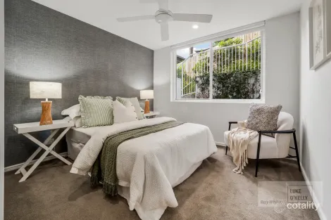 Property photo of 2/8 Carlton Street Highgate Hill QLD 4101