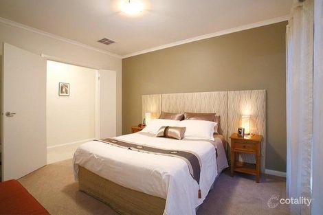 Property photo of 8 Fossickers Grove Ballarat East VIC 3350