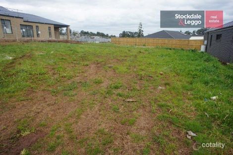 Property photo of 70 Jackson Drive Drouin VIC 3818