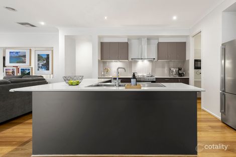 Property photo of 98 Golf View Drive Craigieburn VIC 3064