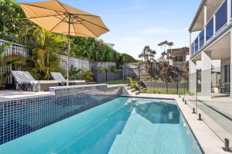 Property photo of 53 Sandon Drive Bulli NSW 2516