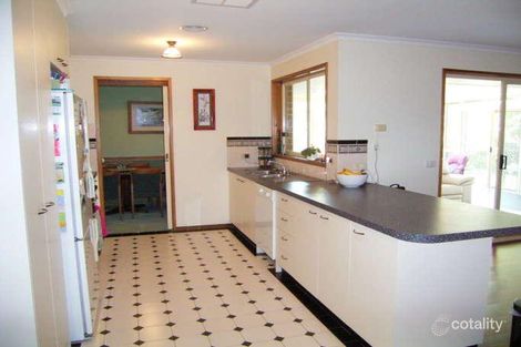 Property photo of 5 Miles Place Jerrabomberra NSW 2619