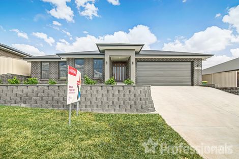 Property photo of 48 Mendel Drive Kelso NSW 2795