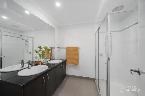 Property photo of 4 Peck Terrace Williams Landing VIC 3027