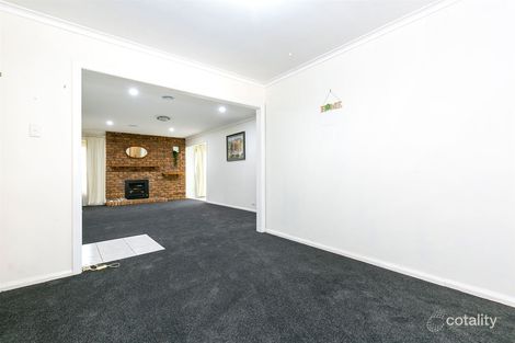 Property photo of 22 Whites Lane Glen Waverley VIC 3150